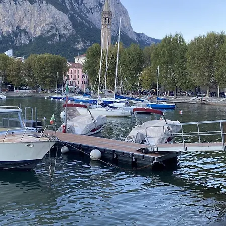 Front Apartments, 아파트