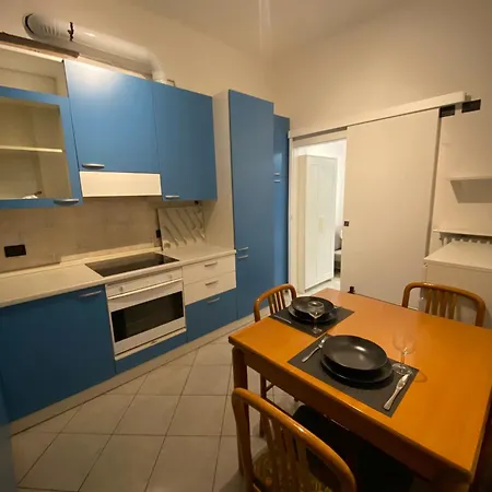 Front Apartments, Διαμέρισμα Lecco