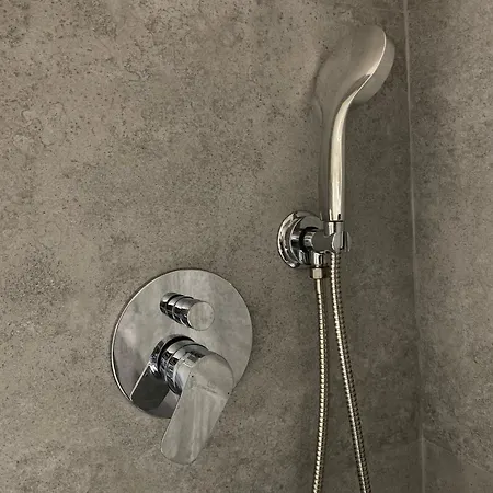 דירה Front Apartments, לקו