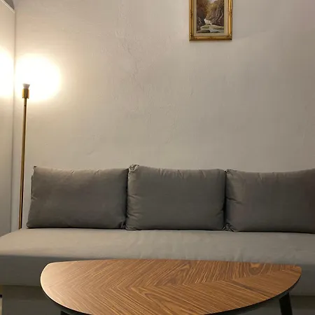 Front Apartments, * ليكو