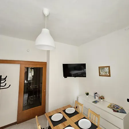 Front Apartments, דירה לקו