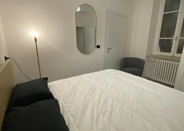 Front Apartments, Apartment